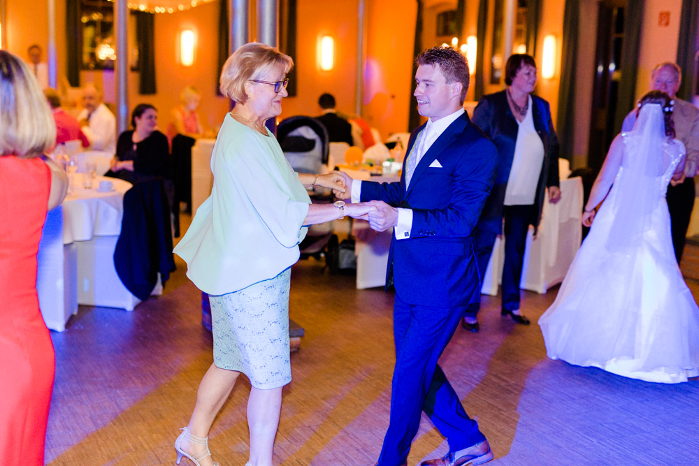 Hochzeitsfotograf St. Christophorus Kirche Hamburg und Restaurant Pellegrini im Margarethenhoff Kisdorf